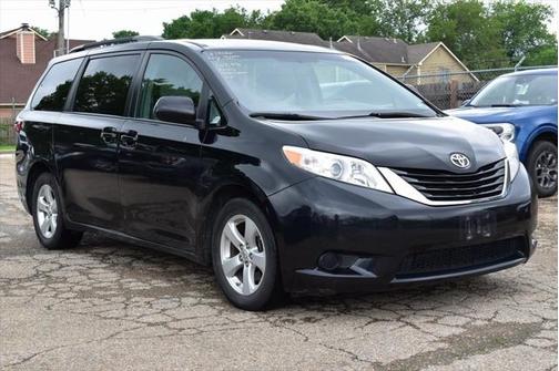 2016 Toyota Sienna LE