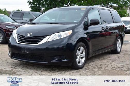 2016 Toyota Sienna LE