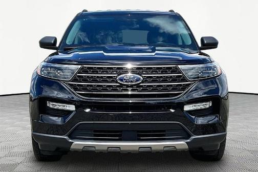 AGATE BLACK METALLIC 2023 Ford Explorer XLT