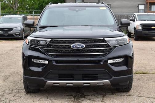 AGATE BLACK METALLIC 2023 Ford Explorer XLT