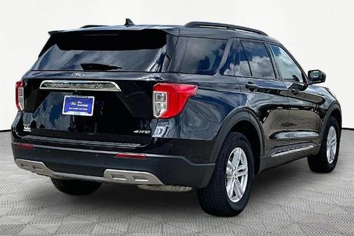 AGATE BLACK METALLIC 2023 Ford Explorer XLT