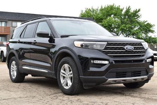AGATE BLACK METALLIC 2023 Ford Explorer XLT