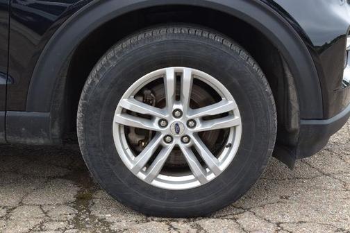 AGATE BLACK METALLIC 2023 Ford Explorer XLT