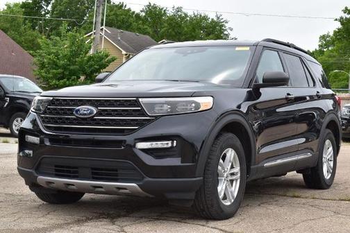 AGATE BLACK METALLIC 2023 Ford Explorer XLT