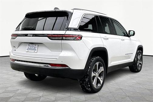 2022 Jeep Grand Cherokee BASE