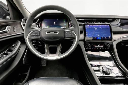 2022 Jeep Grand Cherokee BASE