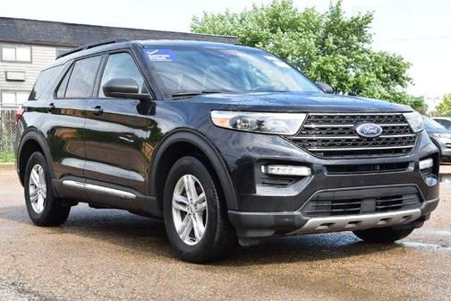 AGATE BLACK METALLIC 2024 Ford Explorer XLT