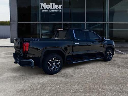 Onyx Black 2022 GMC Sierra 1500 SLT