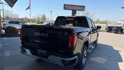 Onyx Black 2022 GMC Sierra 1500 SLT