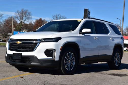 2022 Chevrolet Traverse LT Cloth