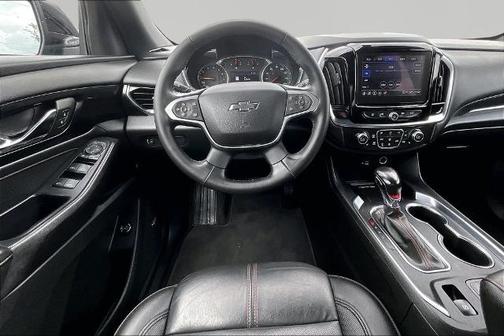 Mosaic Black Metallic 2022 Chevrolet Traverse RS