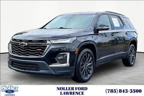 Mosaic Black Metallic 2022 Chevrolet Traverse RS