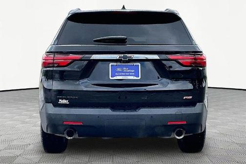 Mosaic Black Metallic 2022 Chevrolet Traverse RS