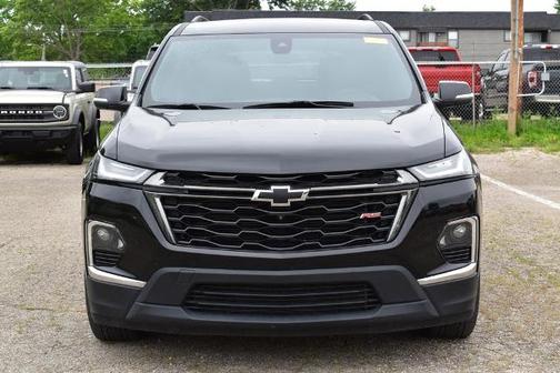 Mosaic Black Metallic 2022 Chevrolet Traverse RS