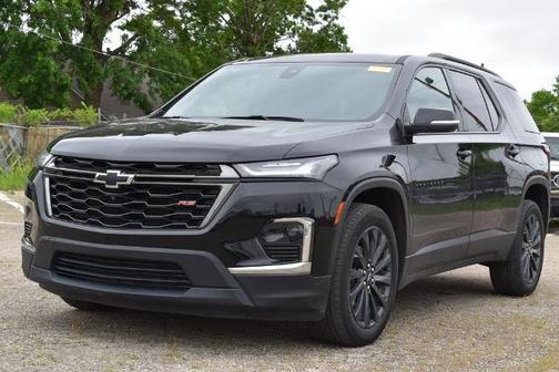 Mosaic Black Metallic 2022 Chevrolet Traverse RS