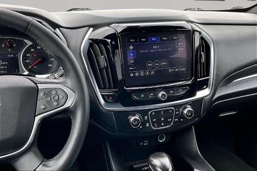 Mosaic Black Metallic 2022 Chevrolet Traverse RS
