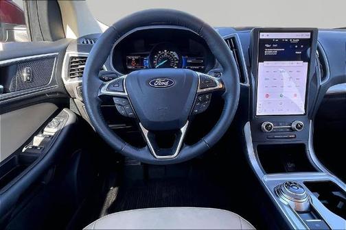 BURGUNDY VELVET MET TINT CC 2024 Ford Edge SEL