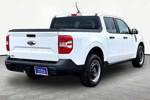 OXFORD WHITE 2022 Ford Maverick XL