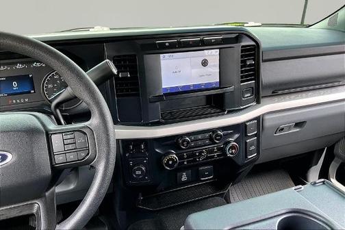 OXFORD WHITE 2024 Ford F-350 XLT