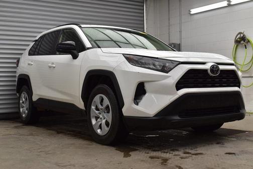 2020 Toyota RAV4 LE