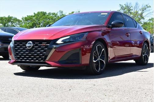 2023 Nissan Altima SR FWD