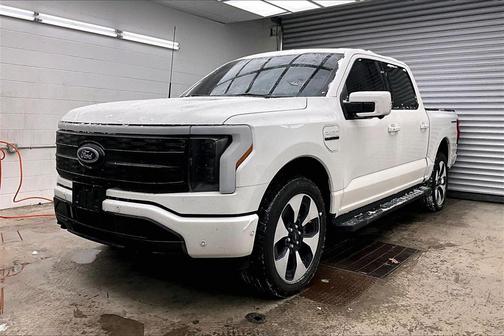 2022 Ford F-150 Lightning Platinum