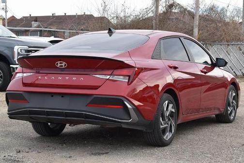 2025 Hyundai ELANTRA SEL SPORT