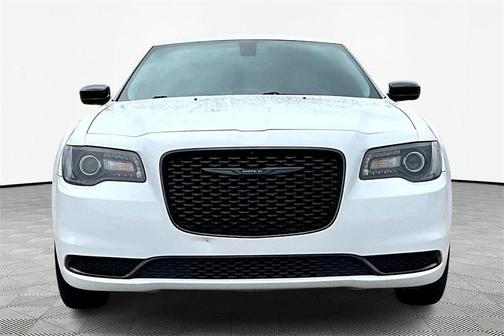 2022 Chrysler 300 Touring