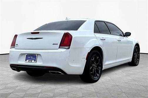 2022 Chrysler 300 Touring