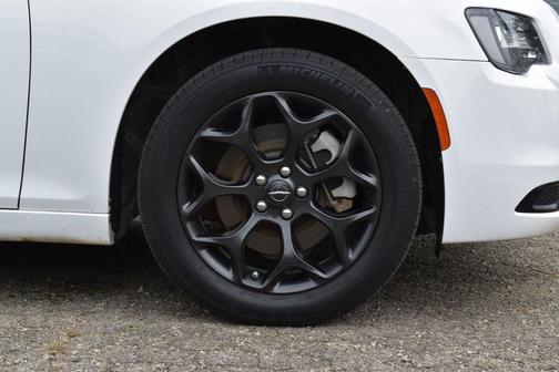 2022 Chrysler 300 Touring