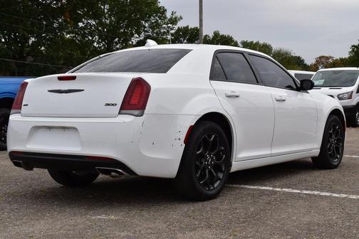 2022 Chrysler 300 Touring