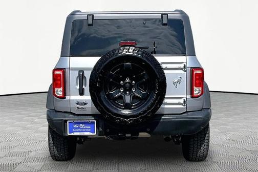 ICONIC SILVER METALLIC 2024 Ford Bronco BLACK DIAMOND