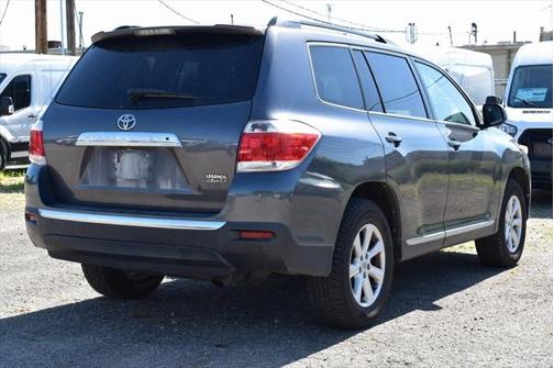 2013 Toyota Highlander SE