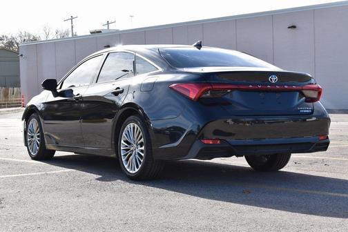 2022 Toyota Avalon Hybrid Limited