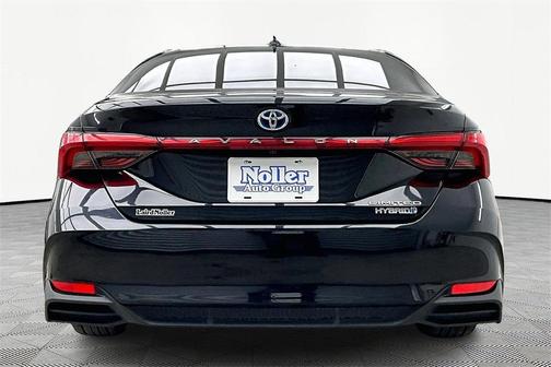 2022 Toyota Avalon Hybrid Limited
