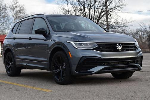 2023 Volkswagen Tiguan 2.0T SE R-Line Black