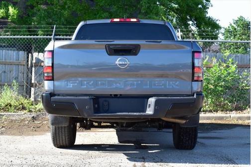 2022 Nissan Frontier S