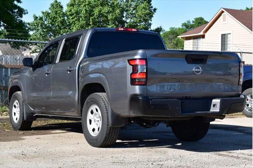 2022 Nissan Frontier S