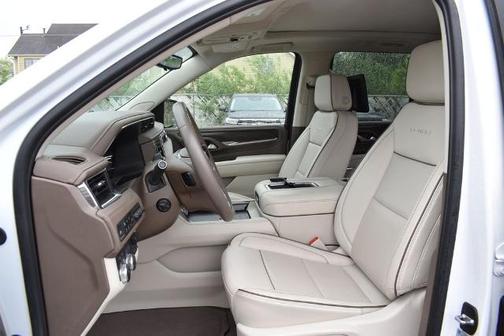 Summit White 2024 GMC Yukon DENALI