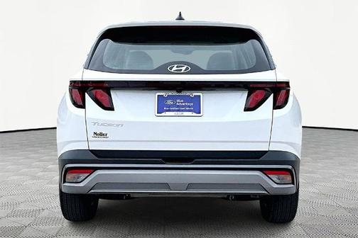 White Pearl 2025 Hyundai TUCSON SE