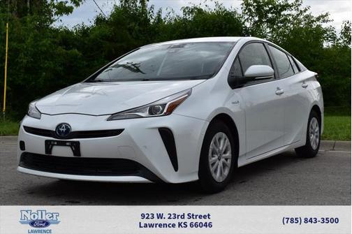2021 Toyota Prius LE