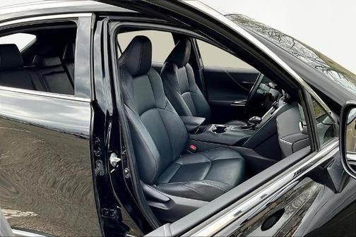 Black 2022 Toyota Venza XLE