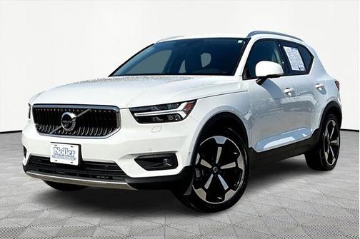 2019 Volvo XC40 T5 Momentum
