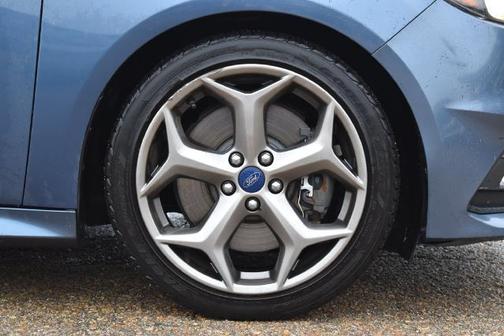 BLUE 2018 Ford Focus BASE