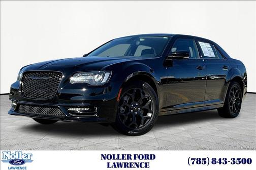 2023 Chrysler 300 Touring