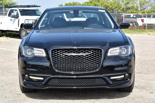 2023 Chrysler 300 Touring