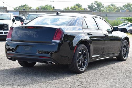 2023 Chrysler 300 Touring