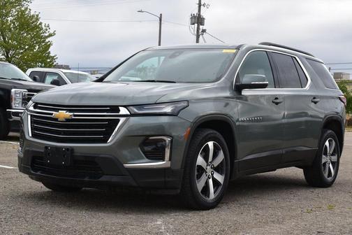 2023 Chevrolet Traverse LT Leather