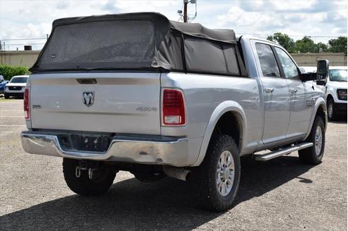 2017 RAM 2500 Laramie Crew Cab 4x4 6'4' Box