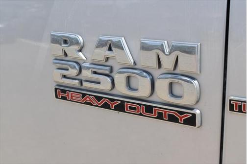 2017 RAM 2500 Laramie Crew Cab 4x4 6'4' Box